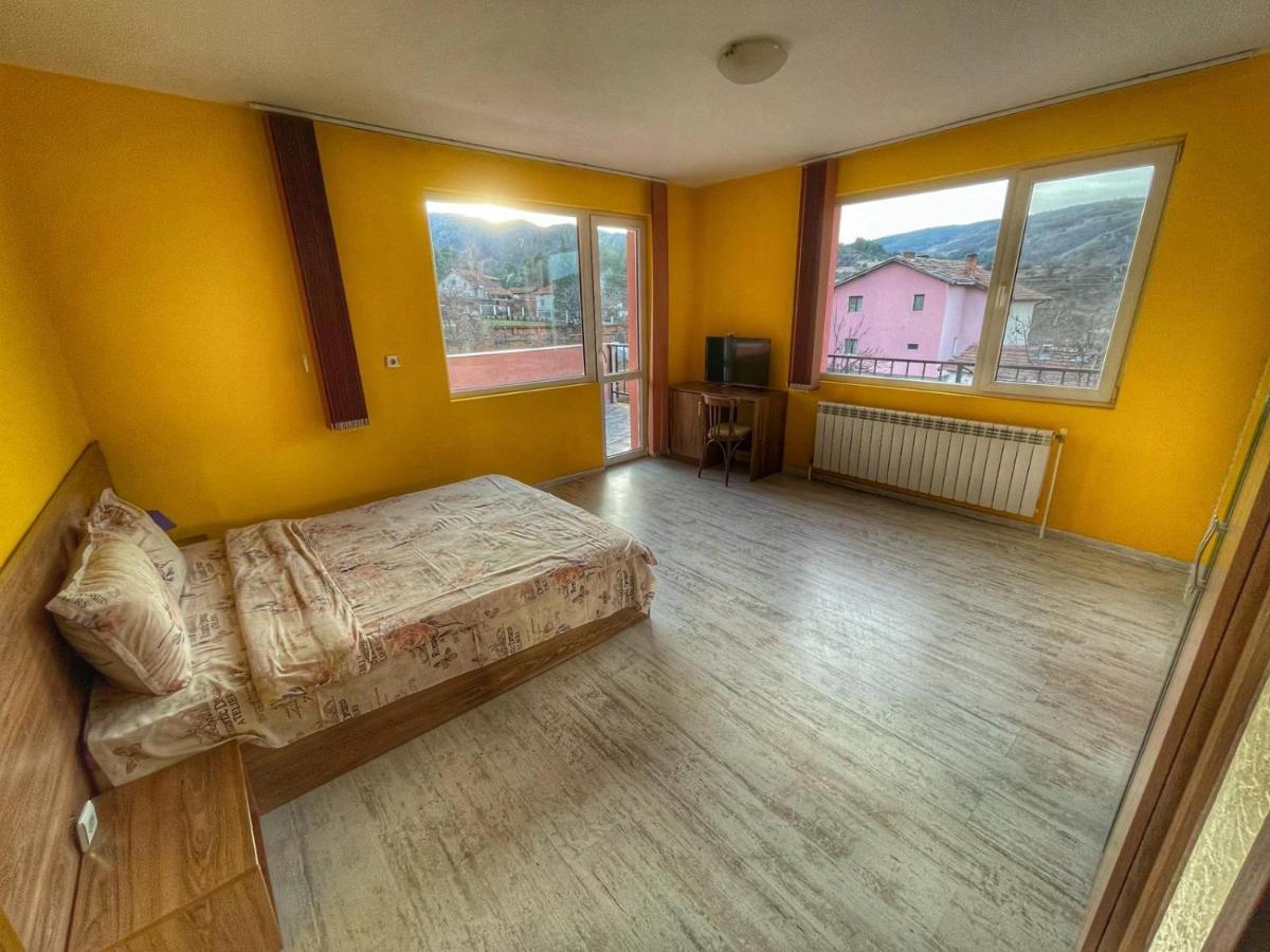 Къща За Гости Гергана Raduil Extérieur photo