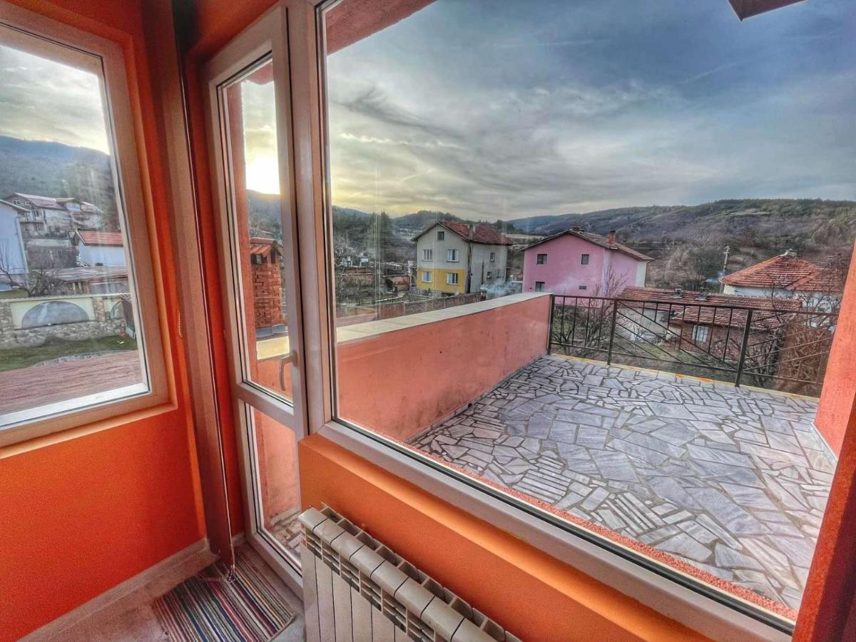 Къща За Гости Гергана Raduil Extérieur photo